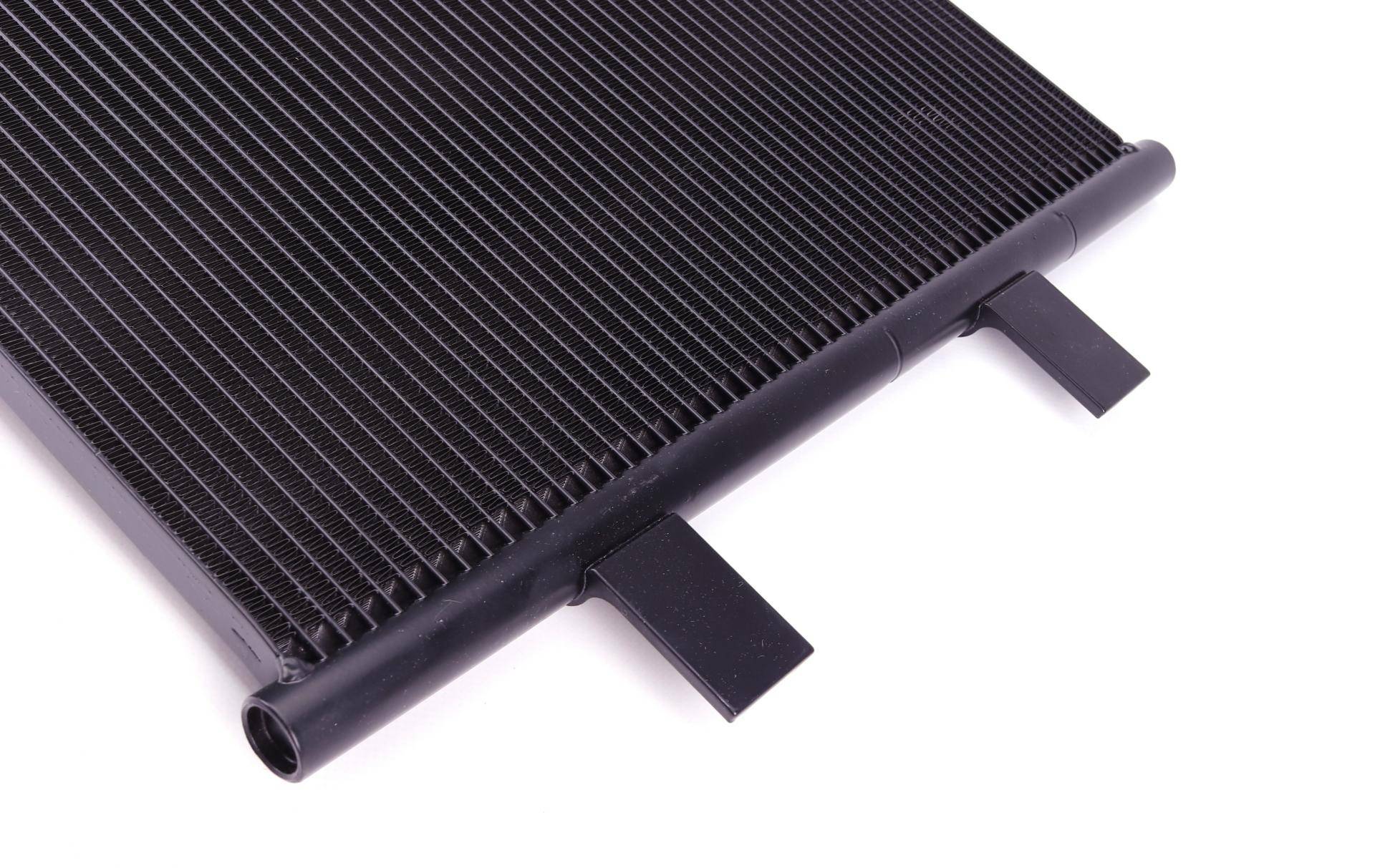 Радіатор кондиціонера Mazda 5 1.8-2.0 10-