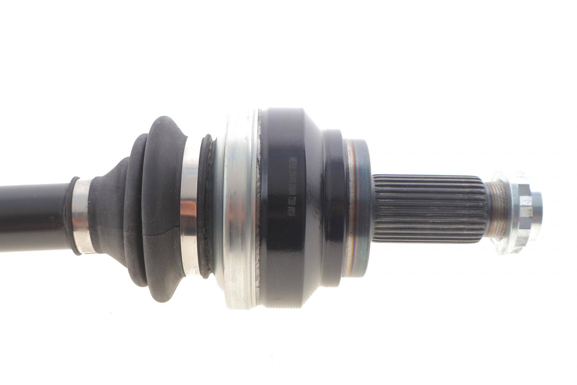 Піввісь (задня) (L) BMW 5 (F10/F11) 10-17 N20/N47/N57 (30x28zx763mm)