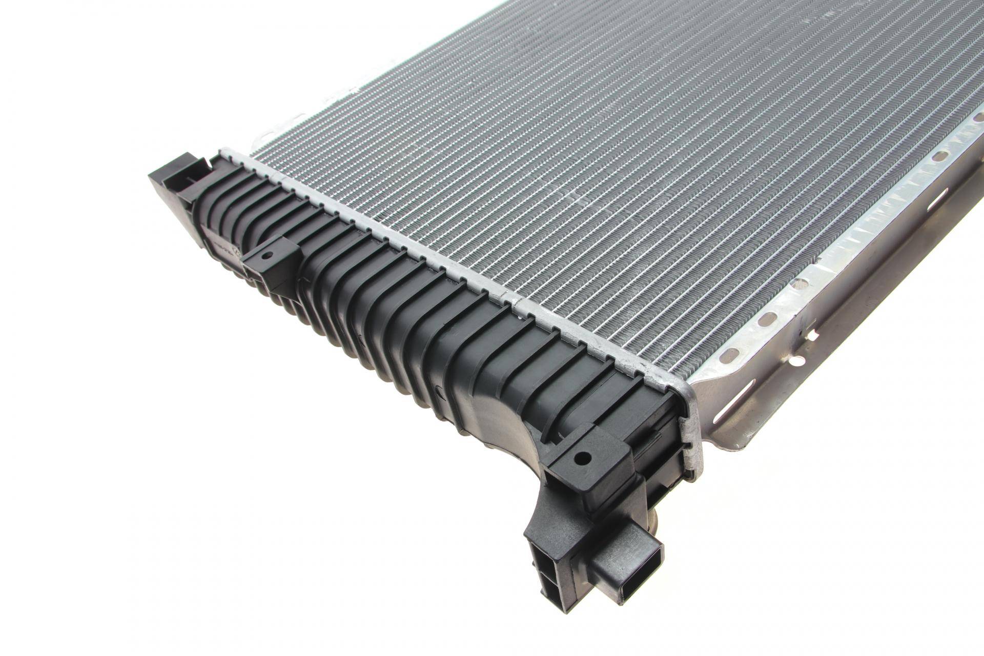 Радіатор охолодження MB Sprinter 2.2-2.7CDI 00-06