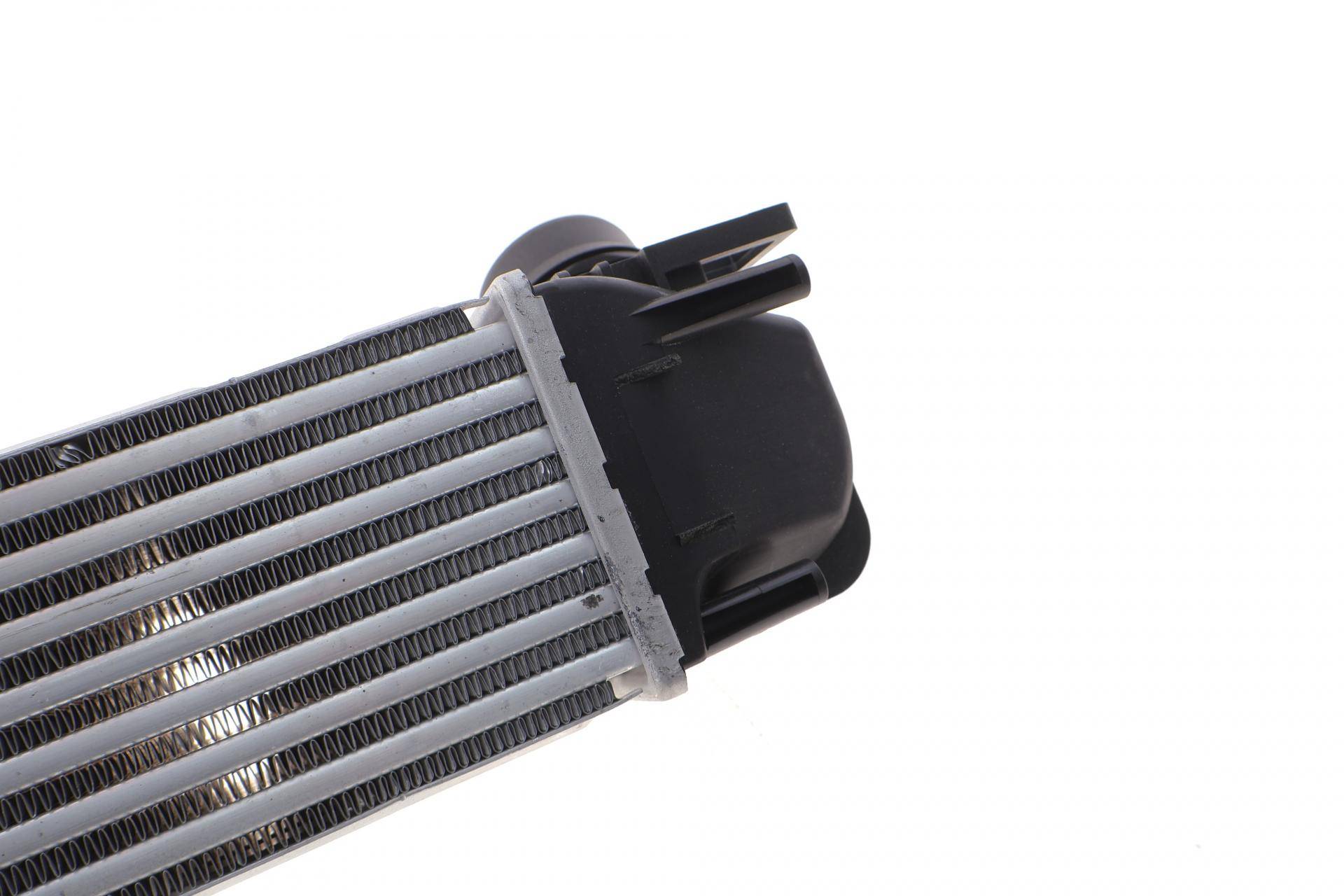 Радіатор інтеркулера Renault Megane 1.9dCi/2.0TCe 08-(незначне пошкодження)