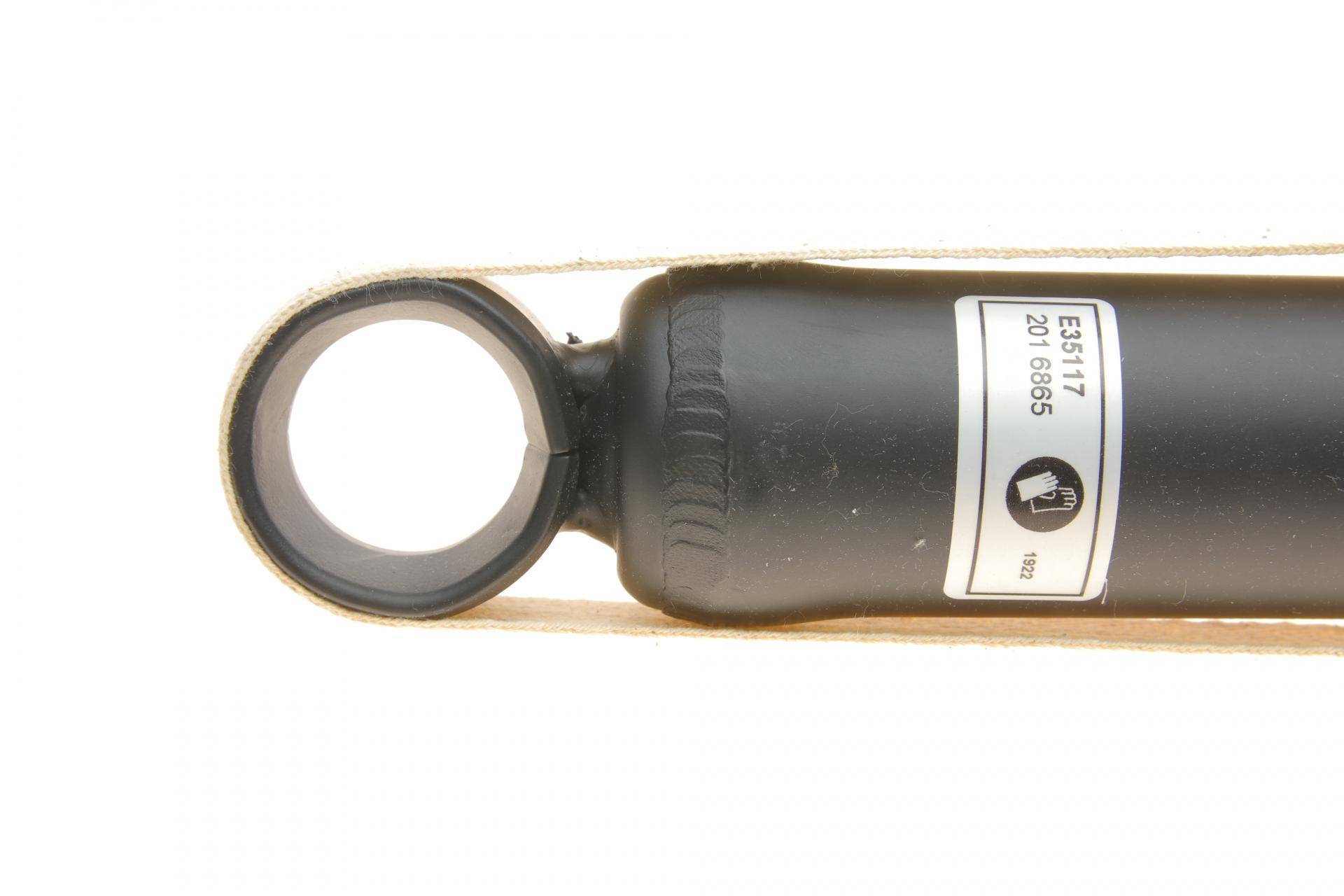 Амортизатор (задній) (L) Toyota Hilux VIII 15-