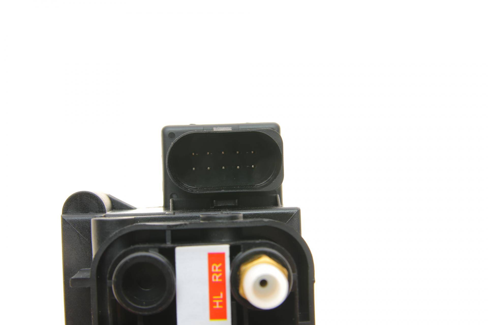 Клапан пневмопідвіски MB C-class (W205) 14-