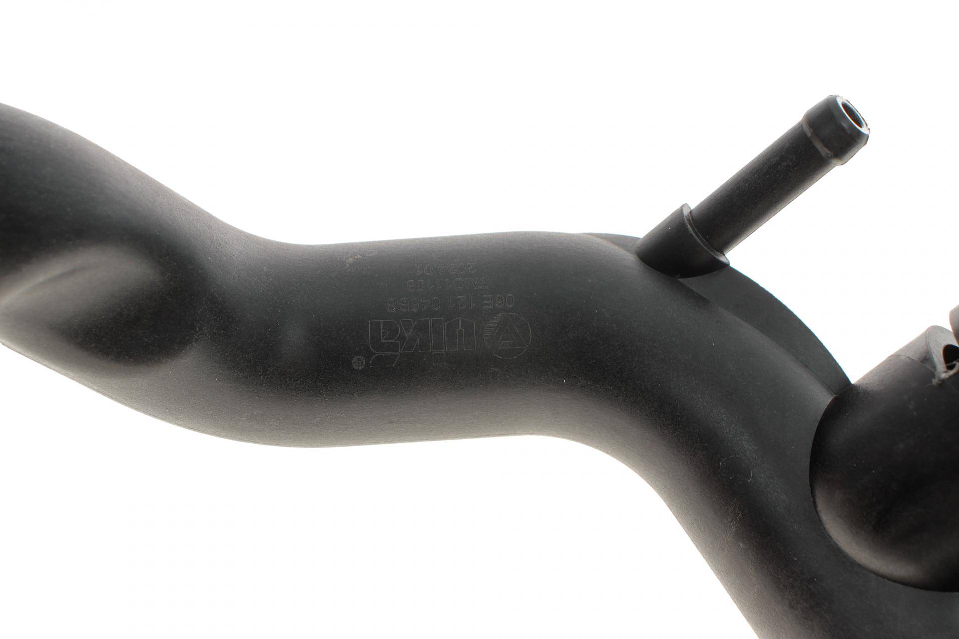 Патрубок системи охолодження Audi Q5/VW Touareg 3.0 TFSI 10-18