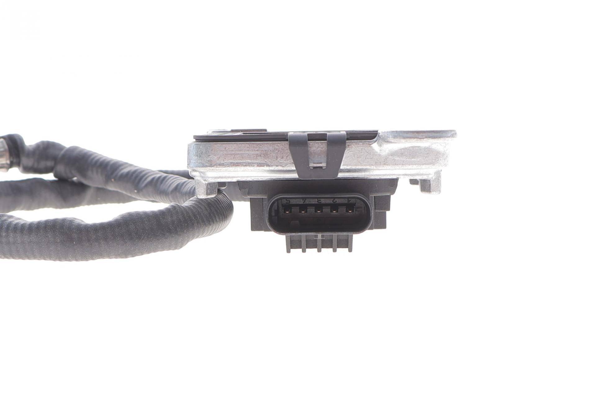 Датчик оксидів азоту (NOx) BMW 5 (G30/F90)/7 (G11/G12)/X5 (G05/F95)/X6 (G06/F96)/X7 (G07) 15- B57