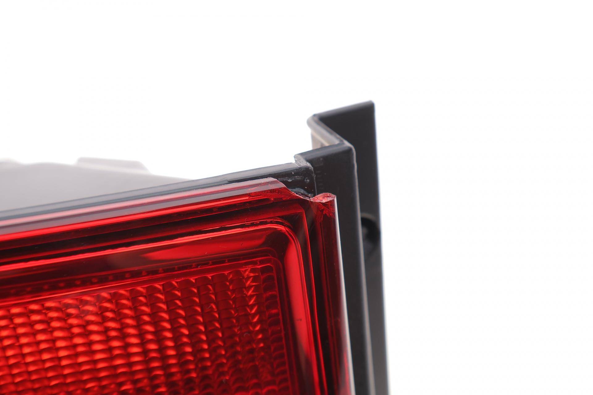 Ліхтар задній VW T5 09-15 (R) (ляда)(незначне пошкодження)