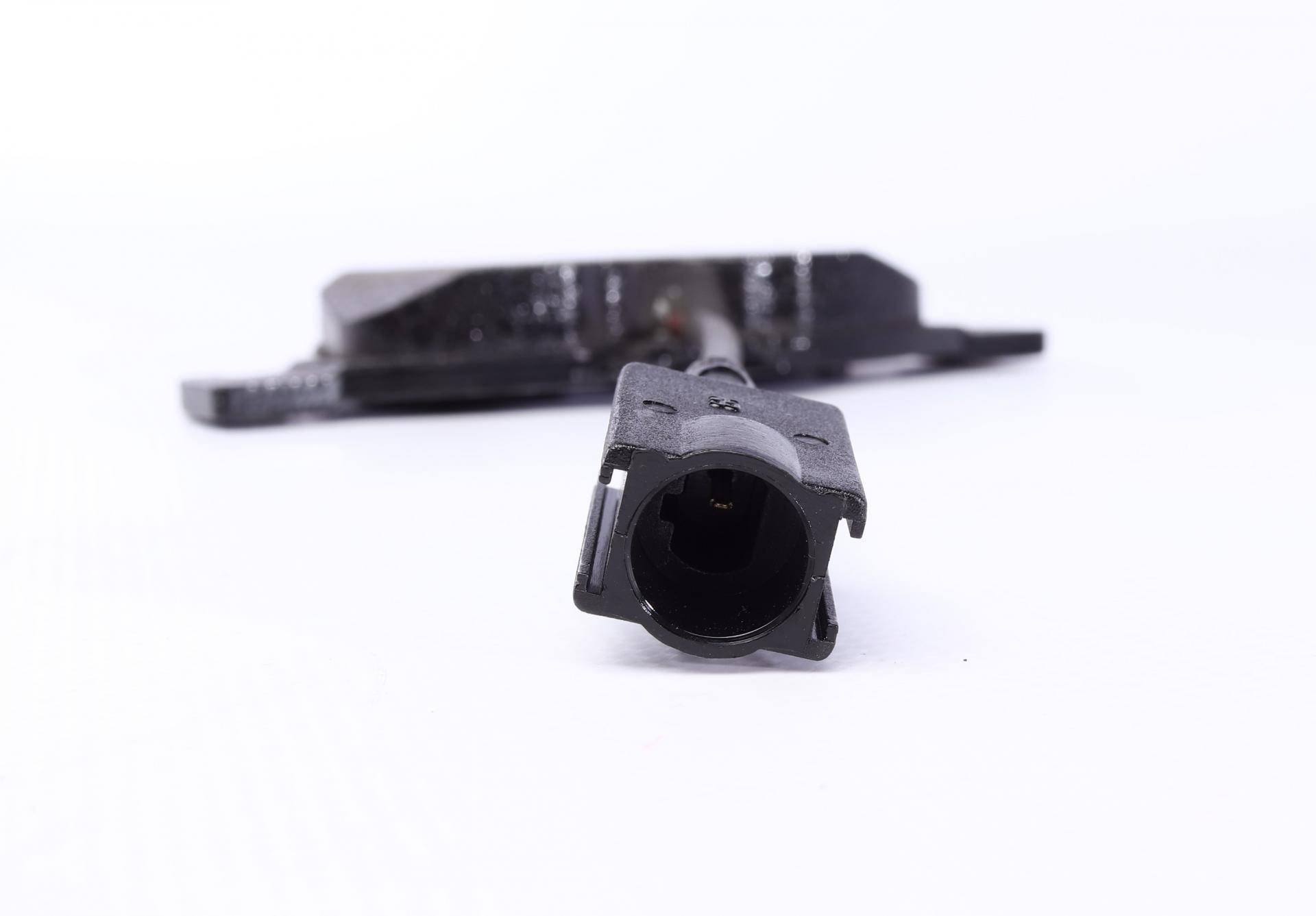 Колодки гальмівні (задні) Alfa Romeo Giulia/Stelvio/Mazerati Levante Suv 15- (з датчиком)