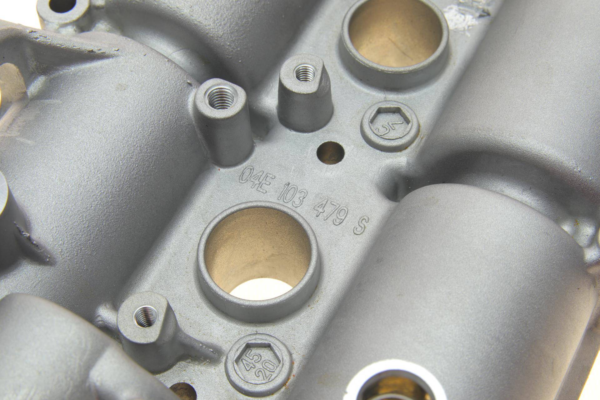 Кришка клапанів (з розподільчими валами) VW Golf/Passat/Sharan/Tiguan 1.4i 07-