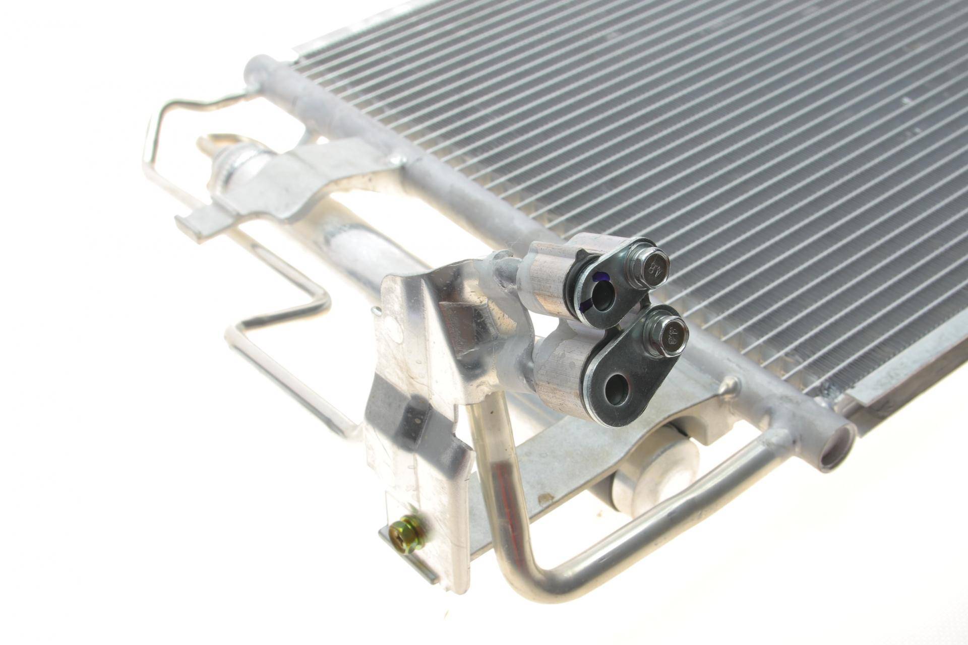 Радіатор кондиціонера (з осушувачем) Mazda 3 1.6-2.0MZR/2.3MPS T 08-14