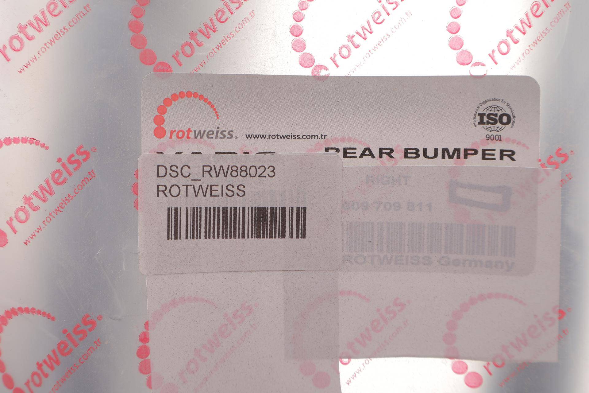 Кут бампера (заднього) MB 609-709 (R) (черний)(пошкоджено фіксатори кронштейна кріплення)