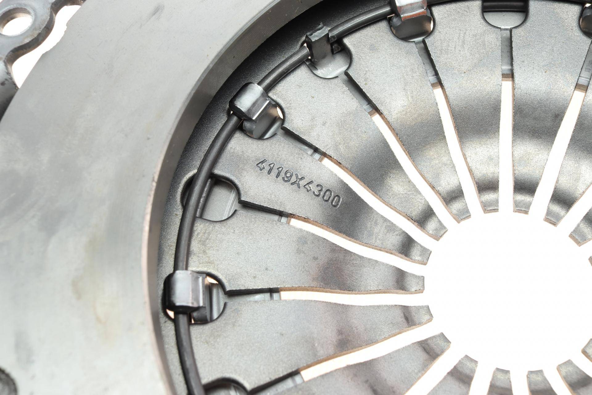 Комплект зчеплення VW Caddy III 1.4/1.6/2.0 04-15 (d=230mm) (+вижимний)