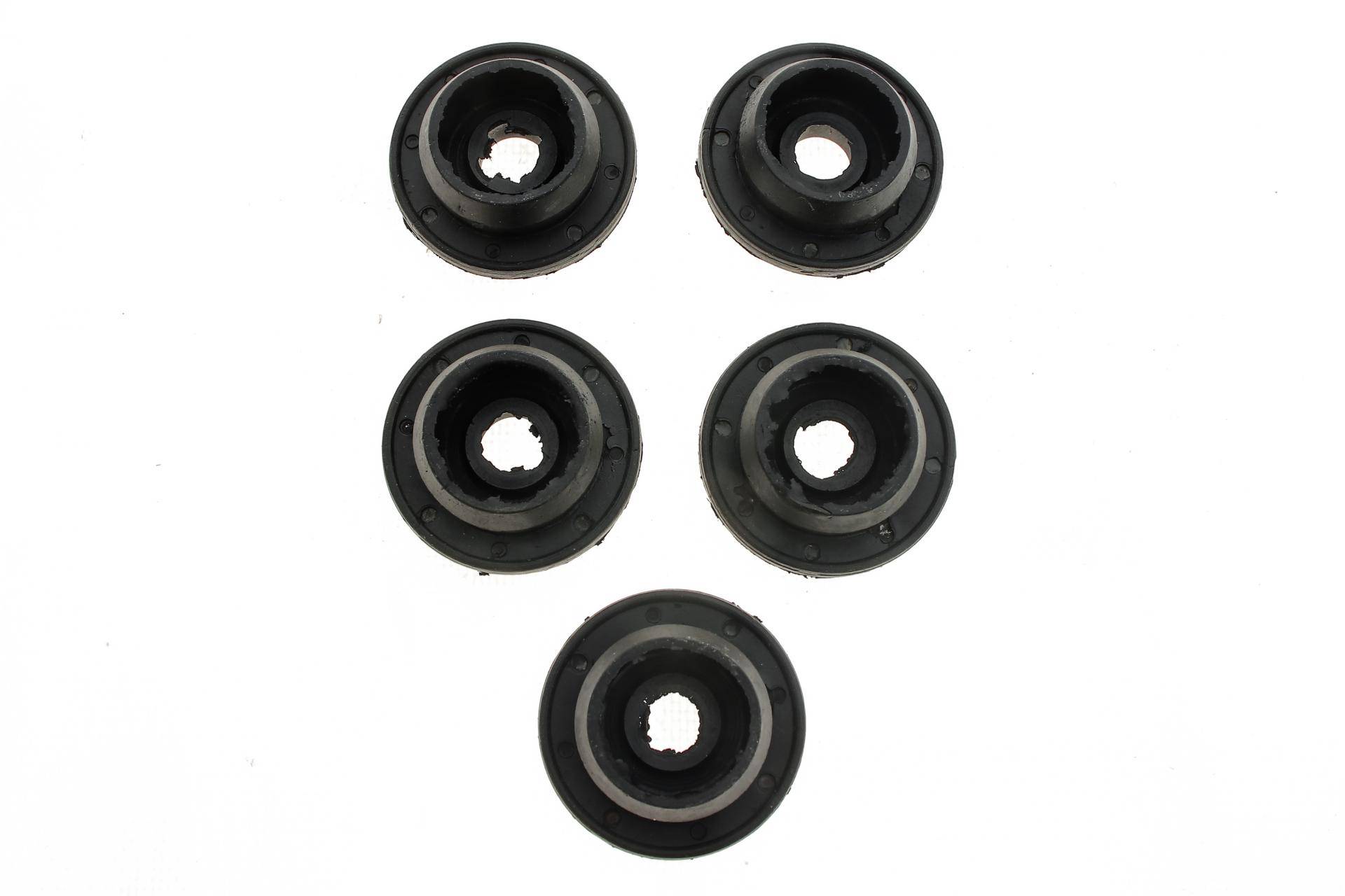 Подушка радіатора Ford Courier 14- (знизу)