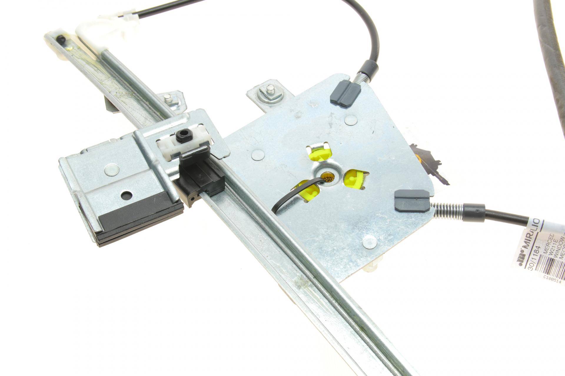 Склопідіймач (передній) MB E-class (W211) 02-08 (R) (електро)(без моторчика)