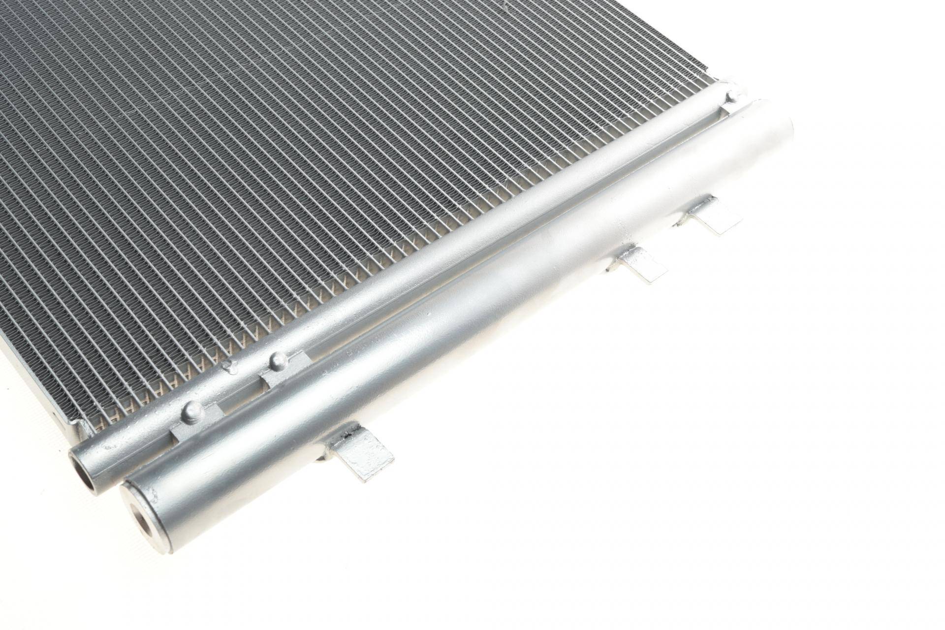 Радіатор кондиціонера BMW X3 (F25)/X4 (F26) 12-18 B47/N20/N47/N52/N55/N57