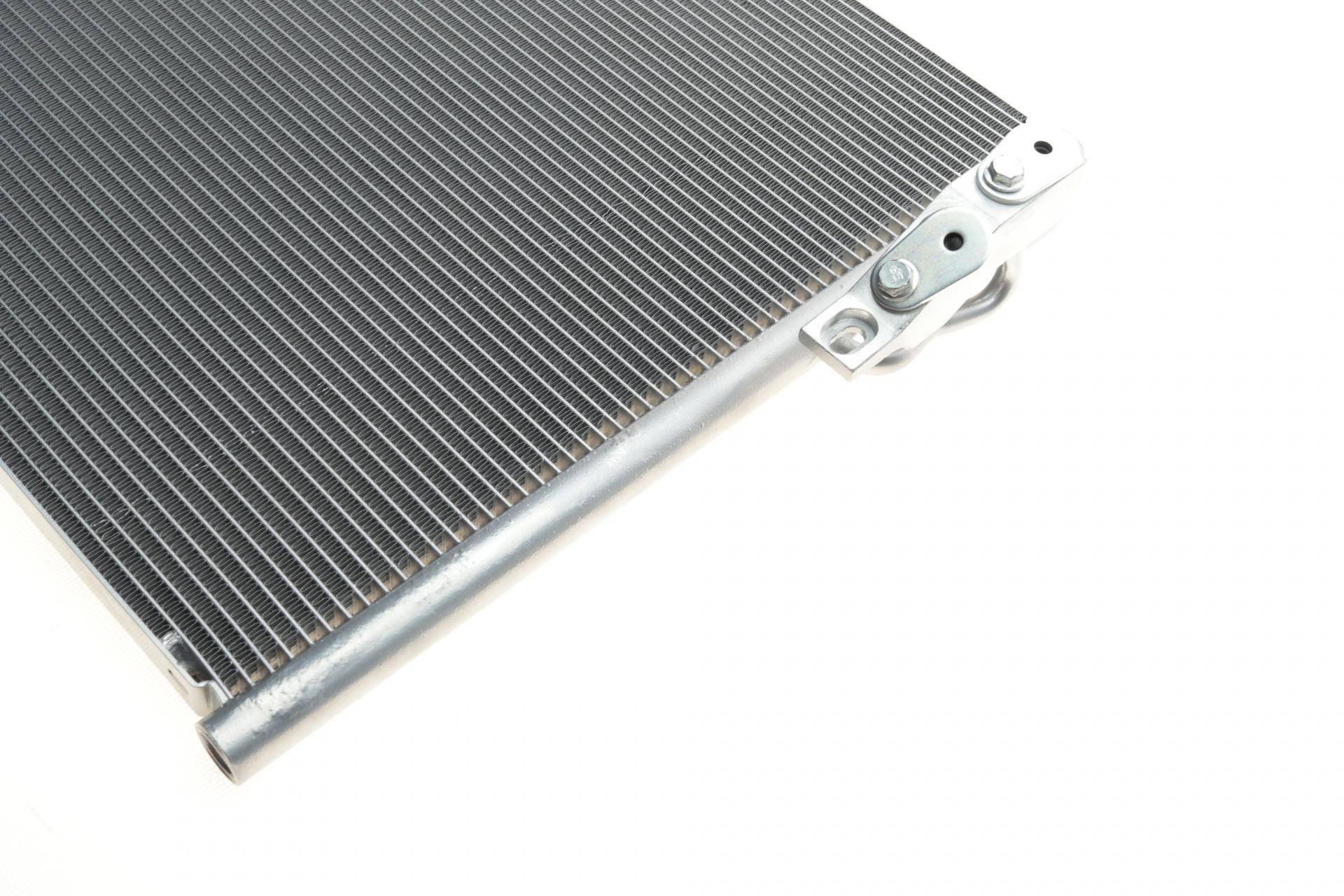 Радіатор кондиціонера BMW X3 (F25)/X4 (F26) 12-18 B47/N20/N47/N52/N55/N57