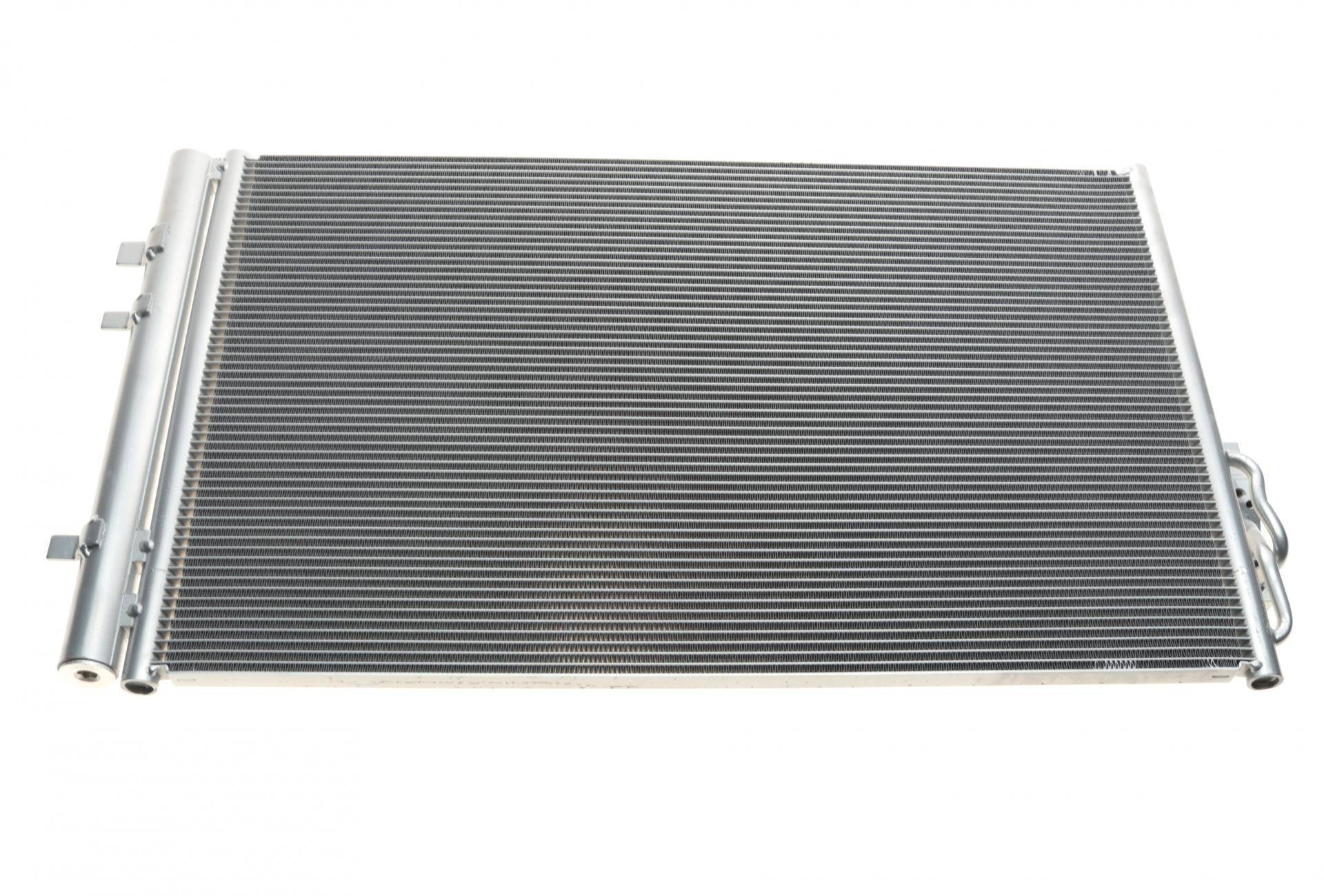 Радіатор кондиціонера BMW X3 (F25)/X4 (F26) 12-18 B47/N20/N47/N52/N55/N57