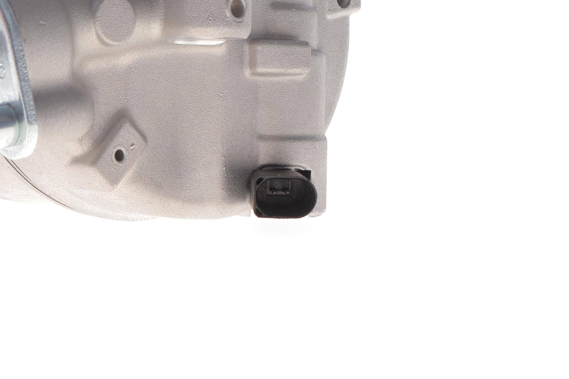 Компресор кондиціонера VW Jetta 2.5FSI 10-/Audi TT 2.5 RS 09-14/Q3 2.5 RS 13-18