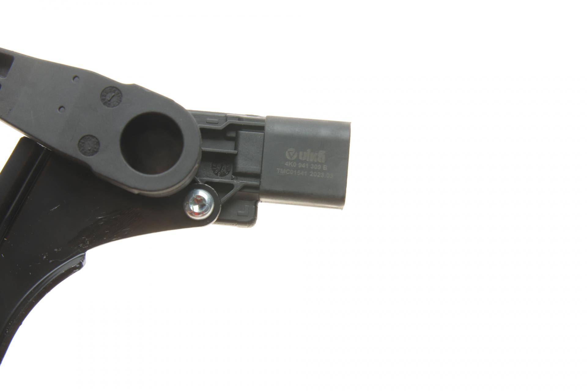 Датчик регулювання кута нахилу фар (задній) Audi A6/A7/Q5 17- (L)