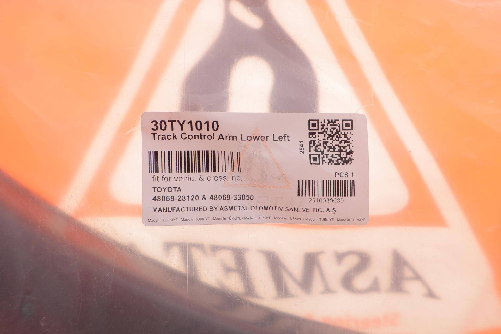 Важіль підвіски (передній/знизу) (L) Toyota Camry 01-18