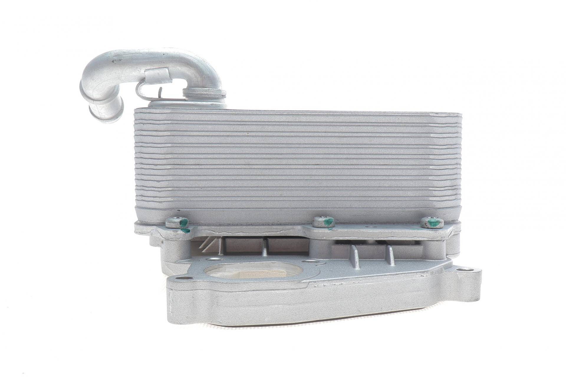 Радіатор масляний Audi A4/A6/Q7/VW Touareg/Porsche Cayenne/Panamera 3.0TDI 07- (теплообмінник)