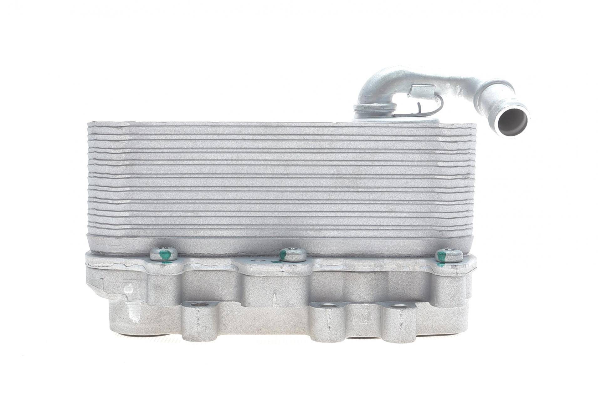 Радіатор масляний Audi A4/A6/Q7/VW Touareg/Porsche Cayenne/Panamera 3.0TDI 07- (теплообмінник)