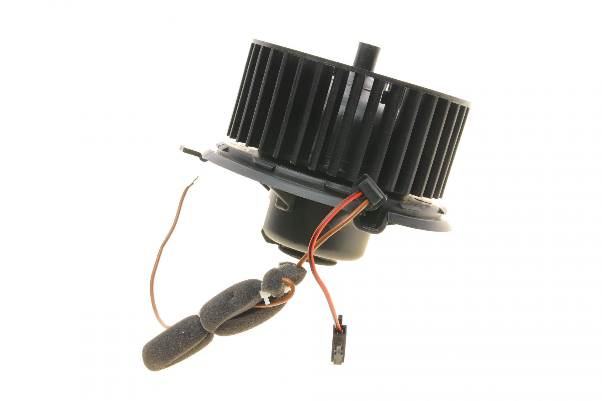 Моторчик пічки VW Caddy 96-03