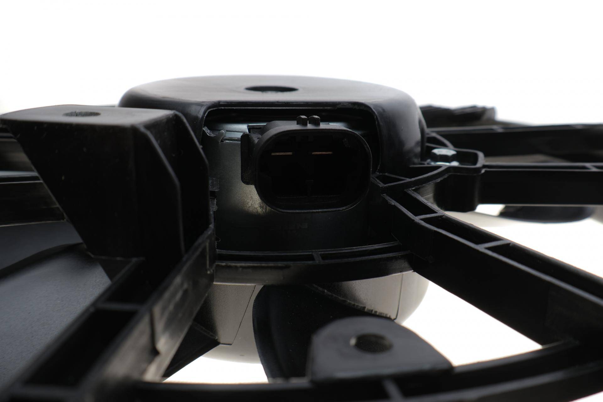 Вентилятор радіатора (електричний) Dacia Dokker/Duster/Logy 10- (з дифузором)