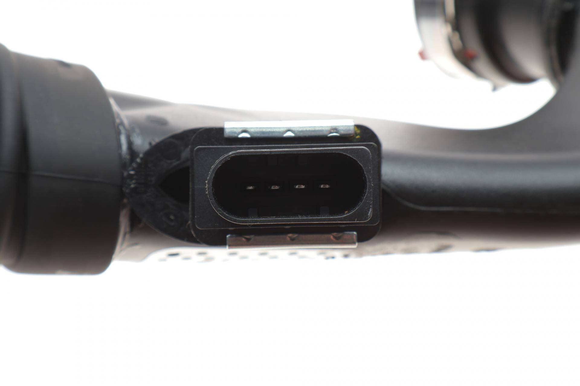 Патрубок фільтра повітряного MB C-class (W203/W204)/E-class (W211/W212) 3.0 (OM642) 00-16