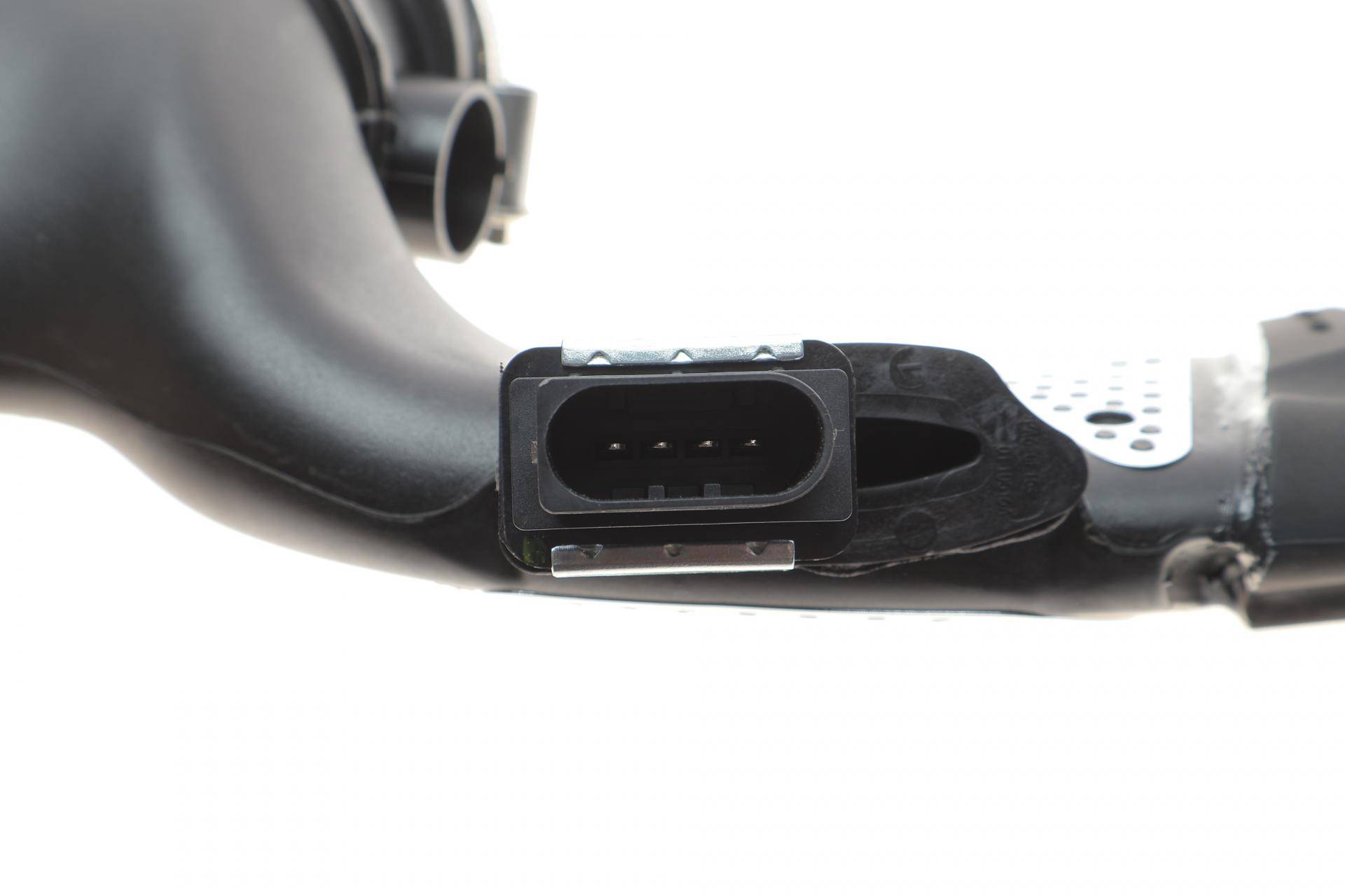 Патрубок фільтра повітряного MB C-class (W203/W204)/E-class (W211/W212) 3.0 (OM642) 00-16