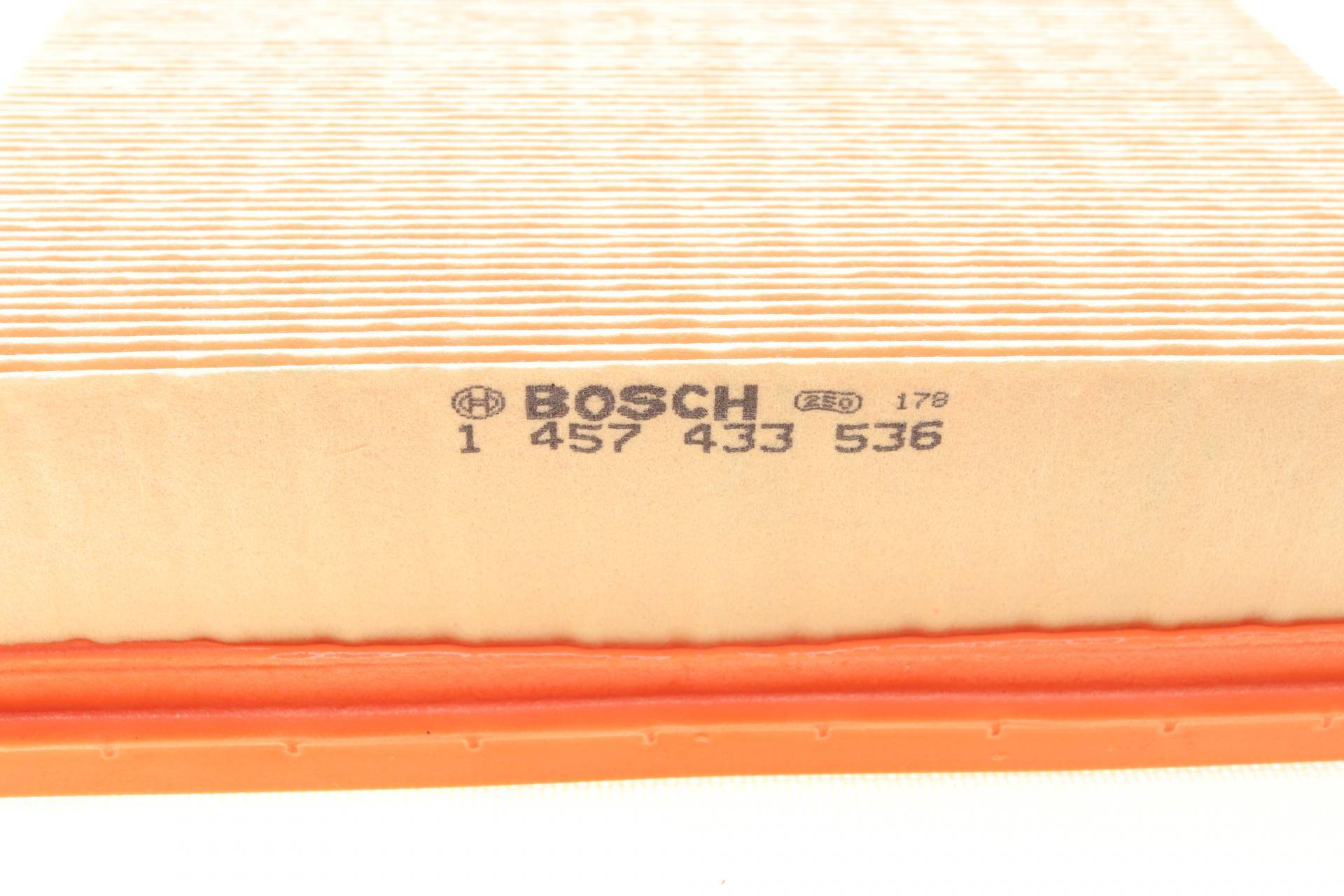 Фільтр повітряний Volvo S60/S80/V70/XC70 98-08