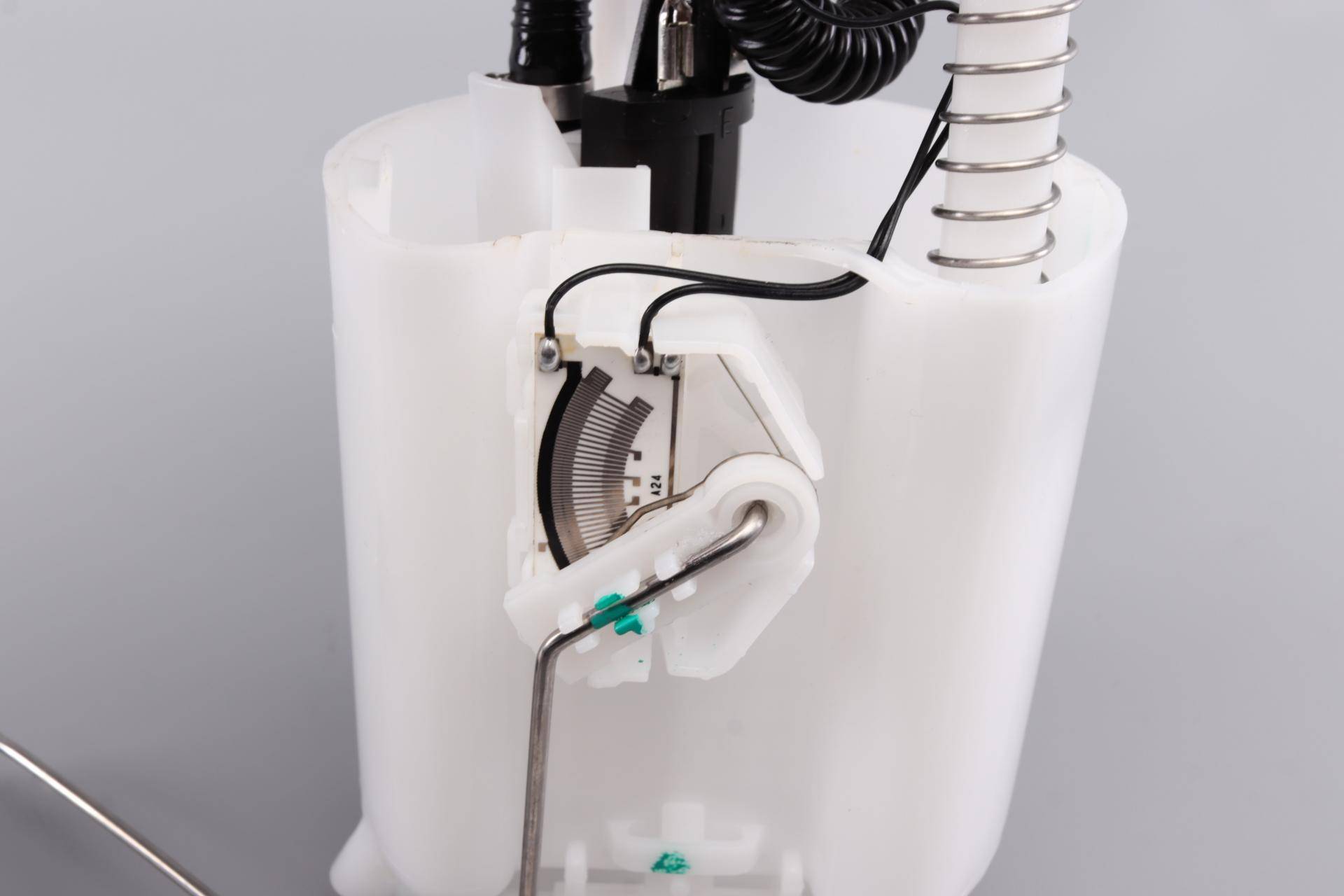 Насос паливний у бак з датчиком рівня палива Citroen Berlingo/Peugeot Partner 1.4i/1.6i 96- (MAM00011M)