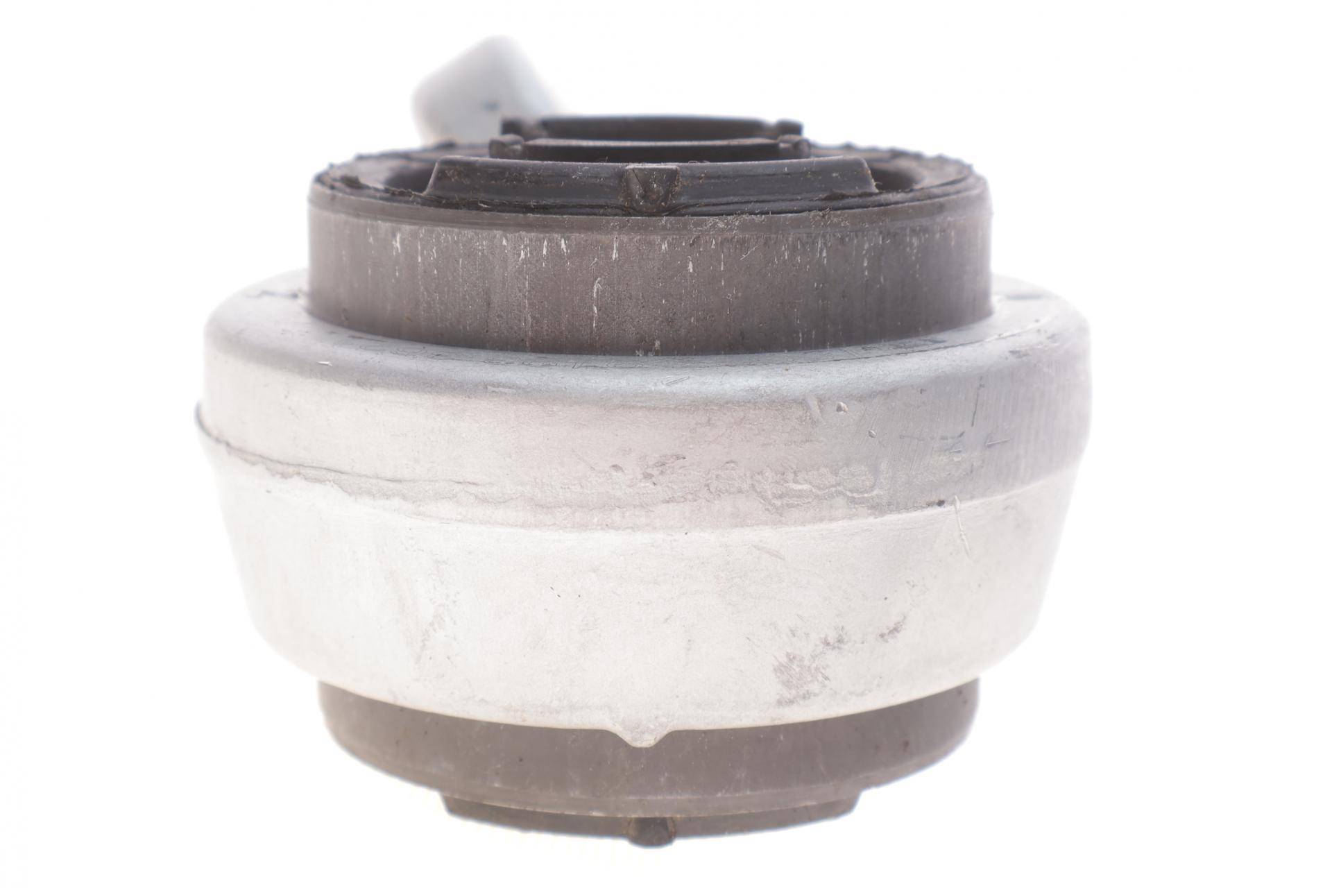 Сайлентблок важеля (переднього/знизу) BMW 3 (E46) 98-05 (з кроншейном) (к-кт)