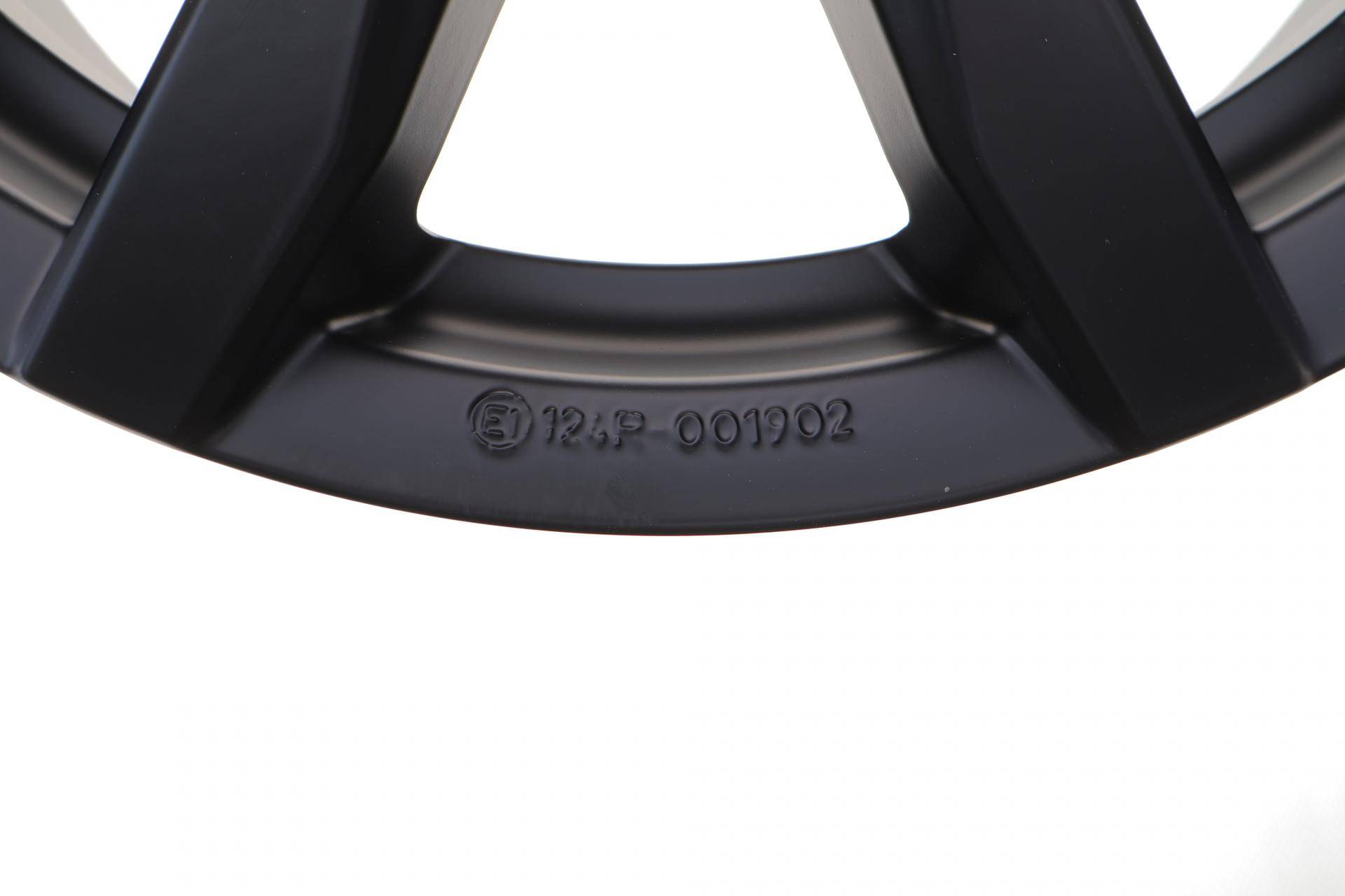 Диск колісний Ford Transit/Custom 14- (6.5Jx16 5x160x65.1 ET60) (black matt) (легкосплавний)