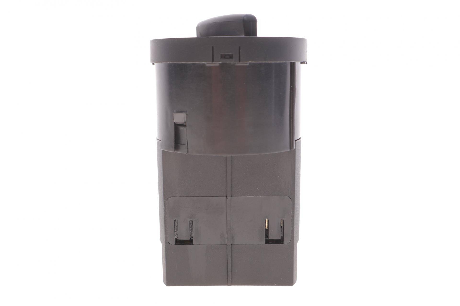 Перемикач світла фар Skoda Octavia 96-10/Fabia 06-14/VW Passat 96-00