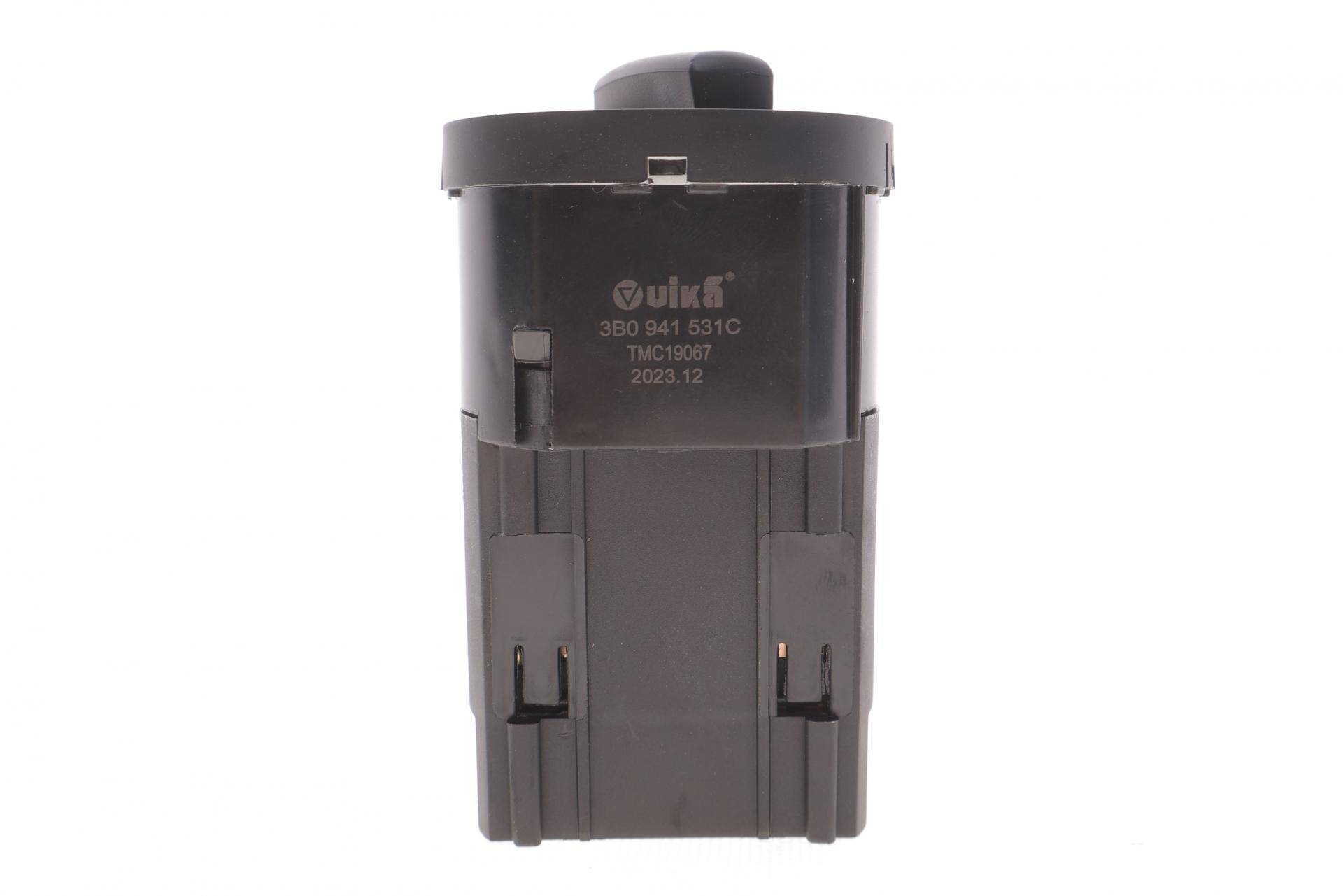 Перемикач світла фар Skoda Octavia 96-10/Fabia 06-14/VW Passat 96-00