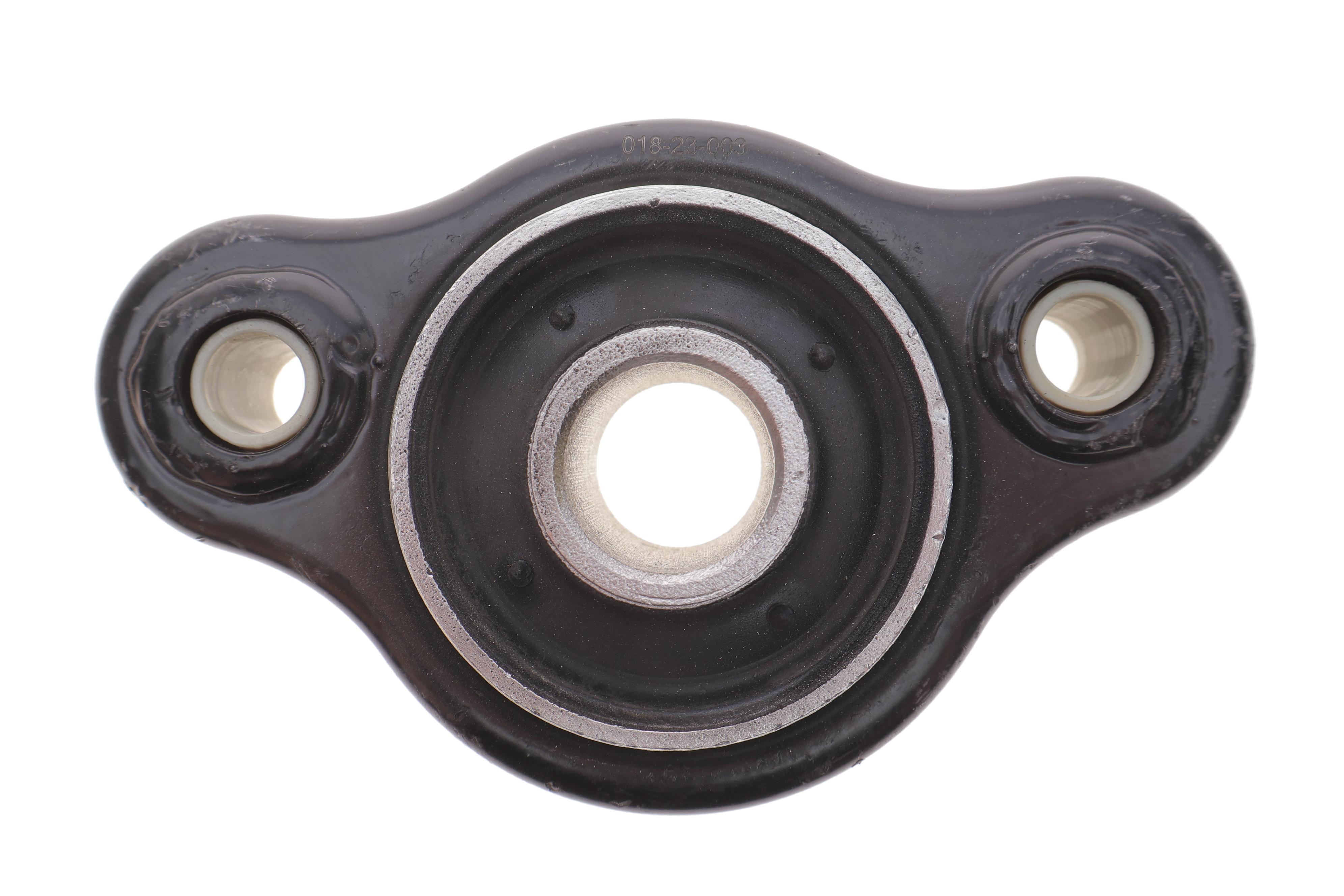 Сайлентблок важеля (переднього/спереду) MB Vito (W447) (RWD) 14- (з кронштейном)