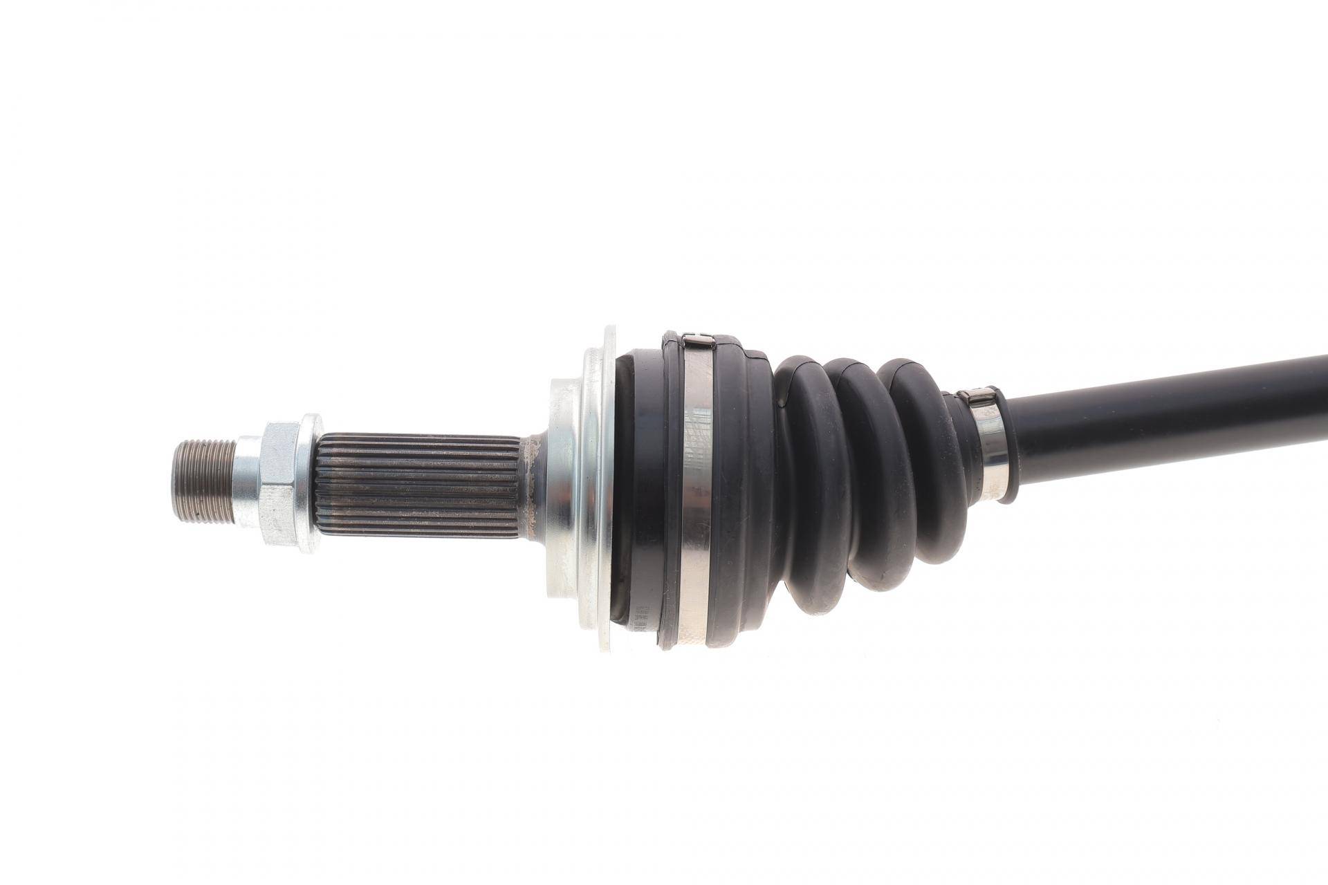 Піввісь (передня) (L) Toyota Yaris 05-13 (26z/20z/670mm)