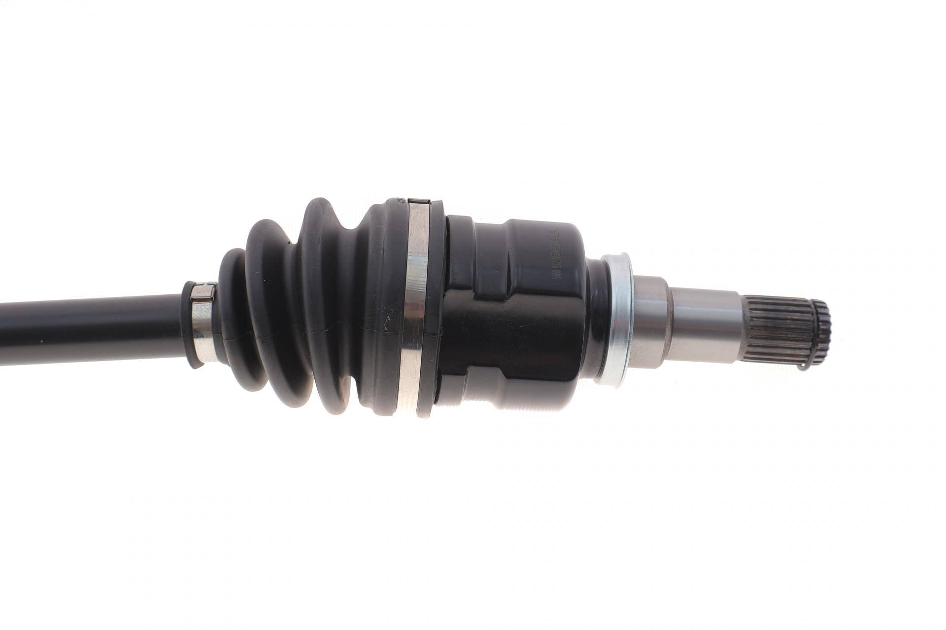 Піввісь (передня) (L) Toyota Yaris 05-13 (26z/20z/670mm)