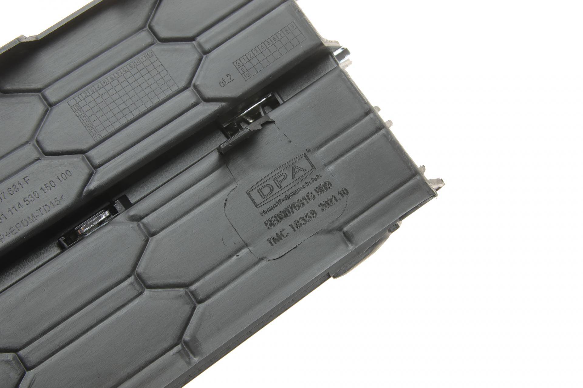 Вставка бампера (без протитуманки) Skoda Octavia 18- (L)