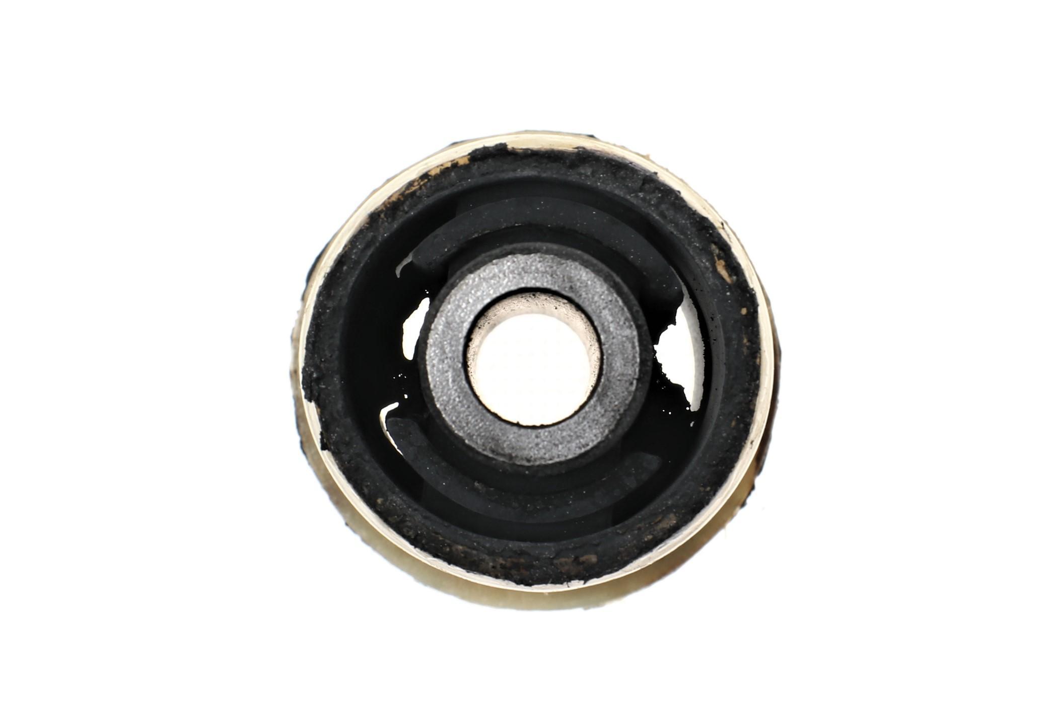 Сайлентблок важеля (заднього/знизу) Opel Omega 89-04