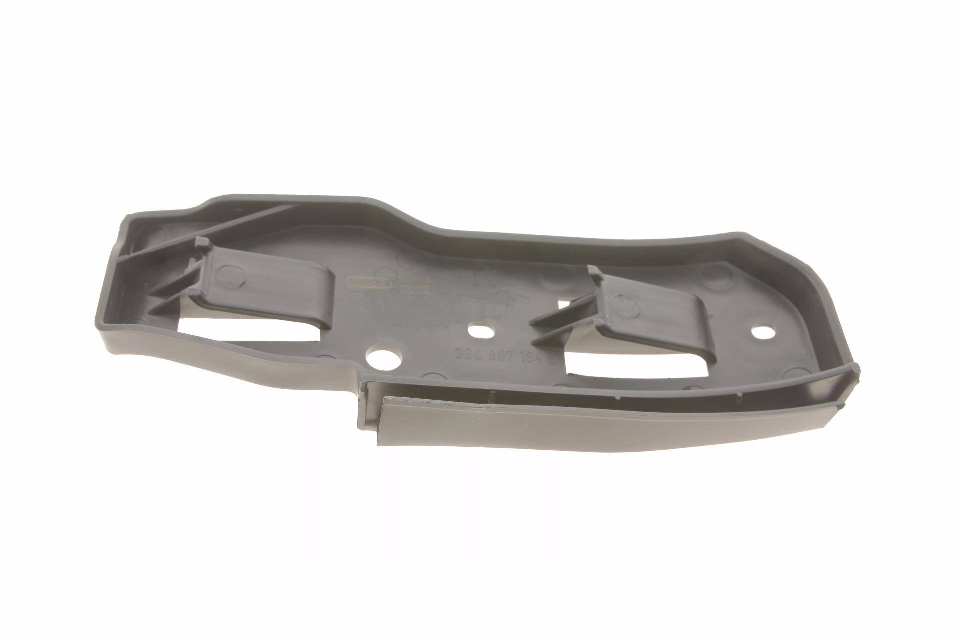 Кронштейн кріплення бампера (переднього/R) VW Passat 00-05