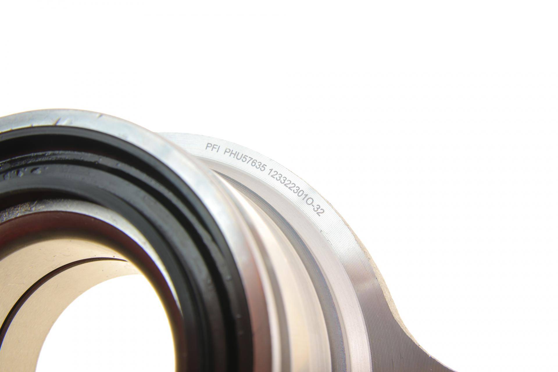 Підшипник маточини (задньої) Toyota Land Cruiser 200/Lexus LX 08-15 (49x164x64) (R)