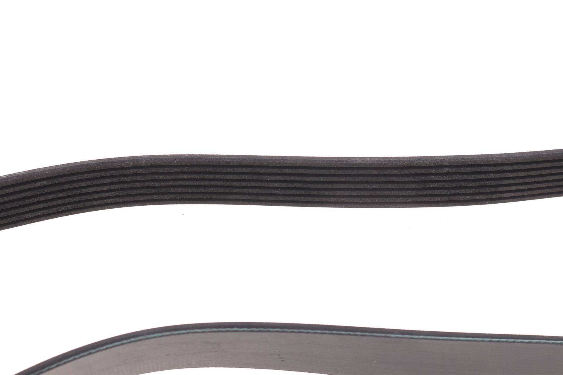 Ремінь генератора Isuzu D-max 2.5/3.0DiTD 07-12 (7PK990)