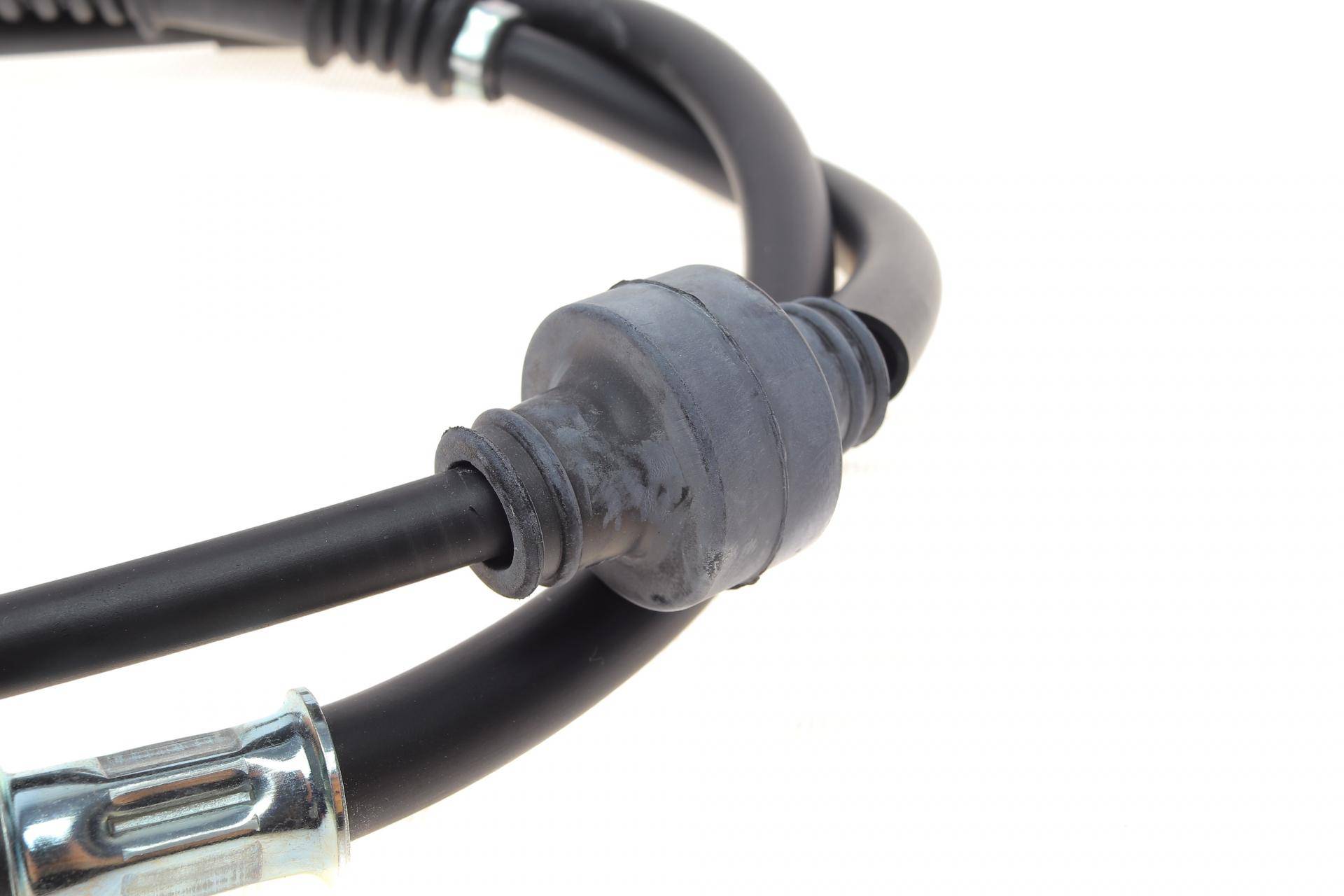 Трос ручника (задній) (R) Mitsubishi Lancer 1.3-2.0i 95- (1530mm)