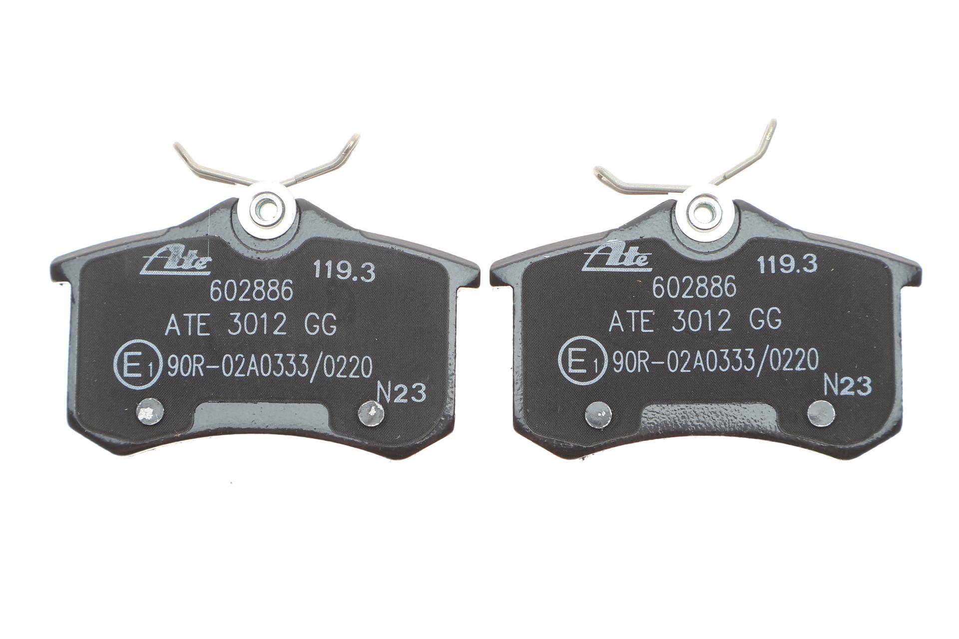 Колодки гальмівні (задні) VW Golf/Passat 83-02 (TRW) (87.6x52.9x16)