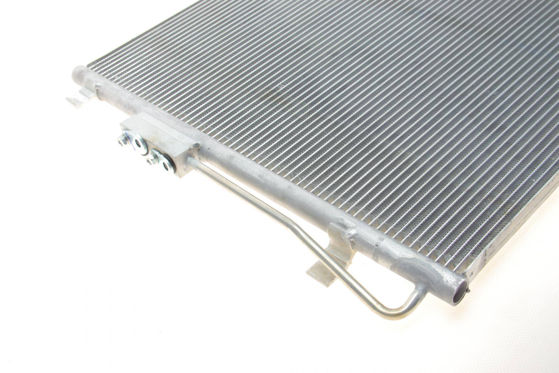 Радіатор кондиціонера (з осушувачем) Hyundai Santa Fe III 2.0CRDI/2.2CRDI 12-