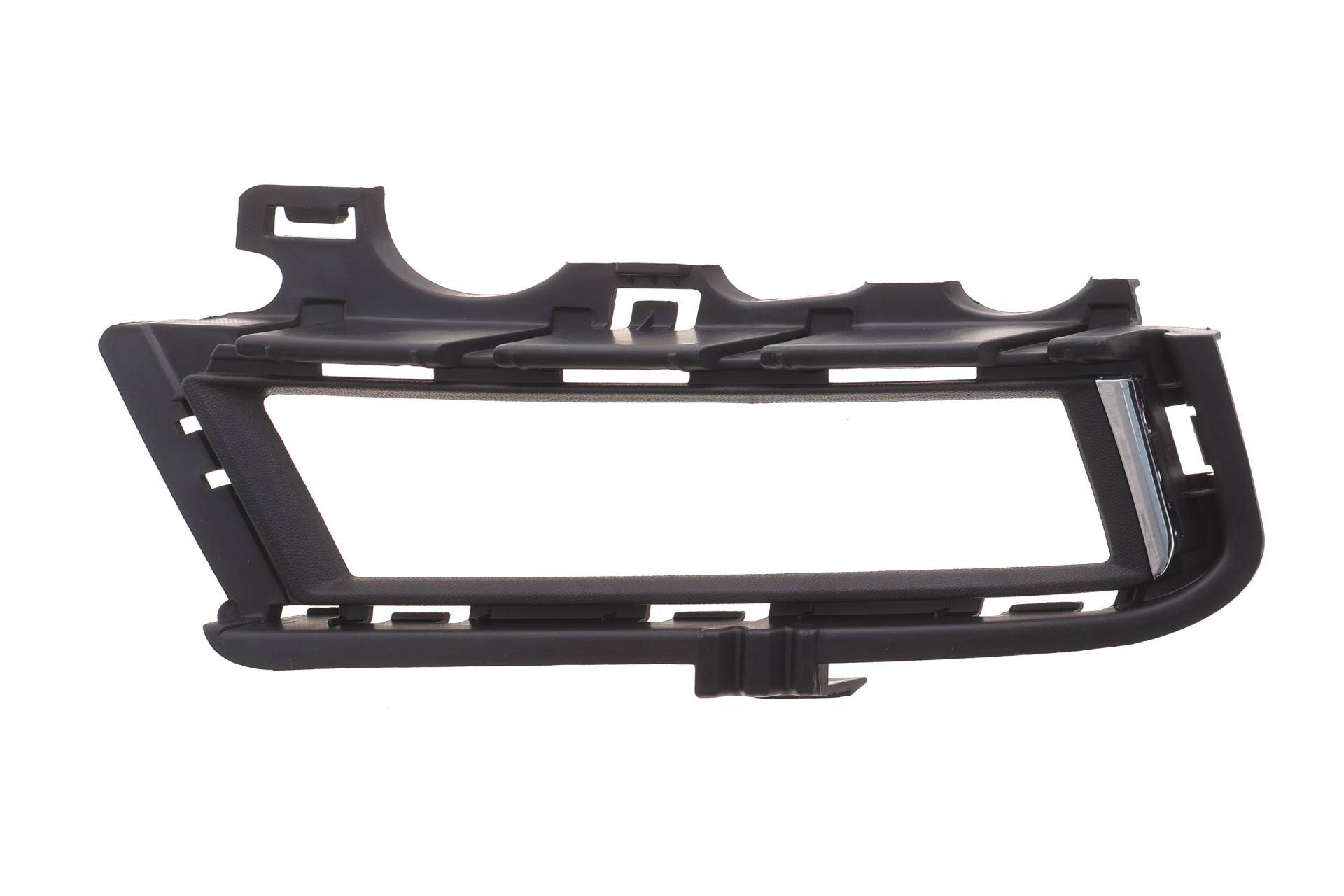 Вставка бампера (під протитуманку) VW Golf VII 12-20 (R)