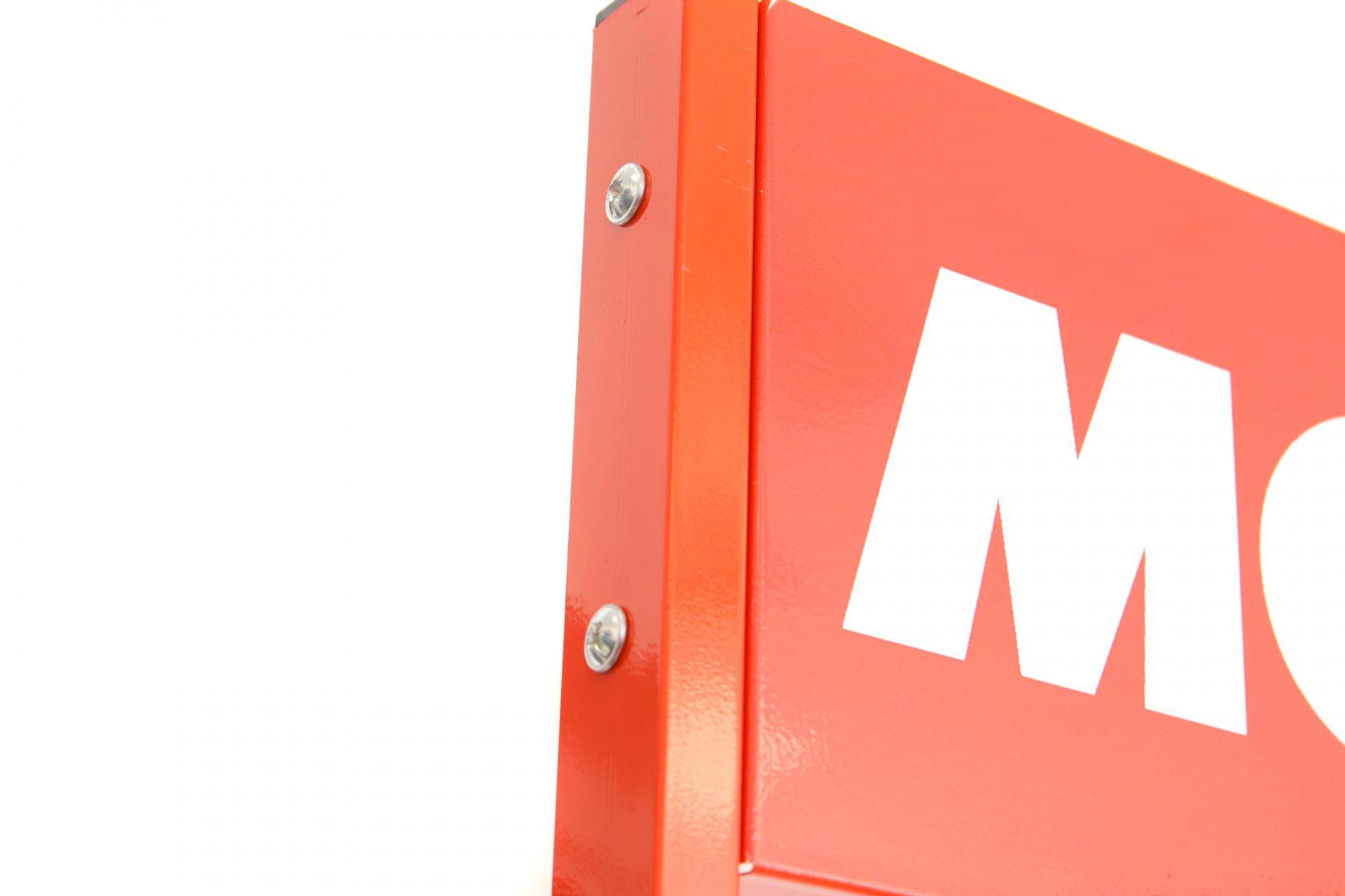 Стенд Motul під три бочки 60л (2000*700*540 мм) був у використанні