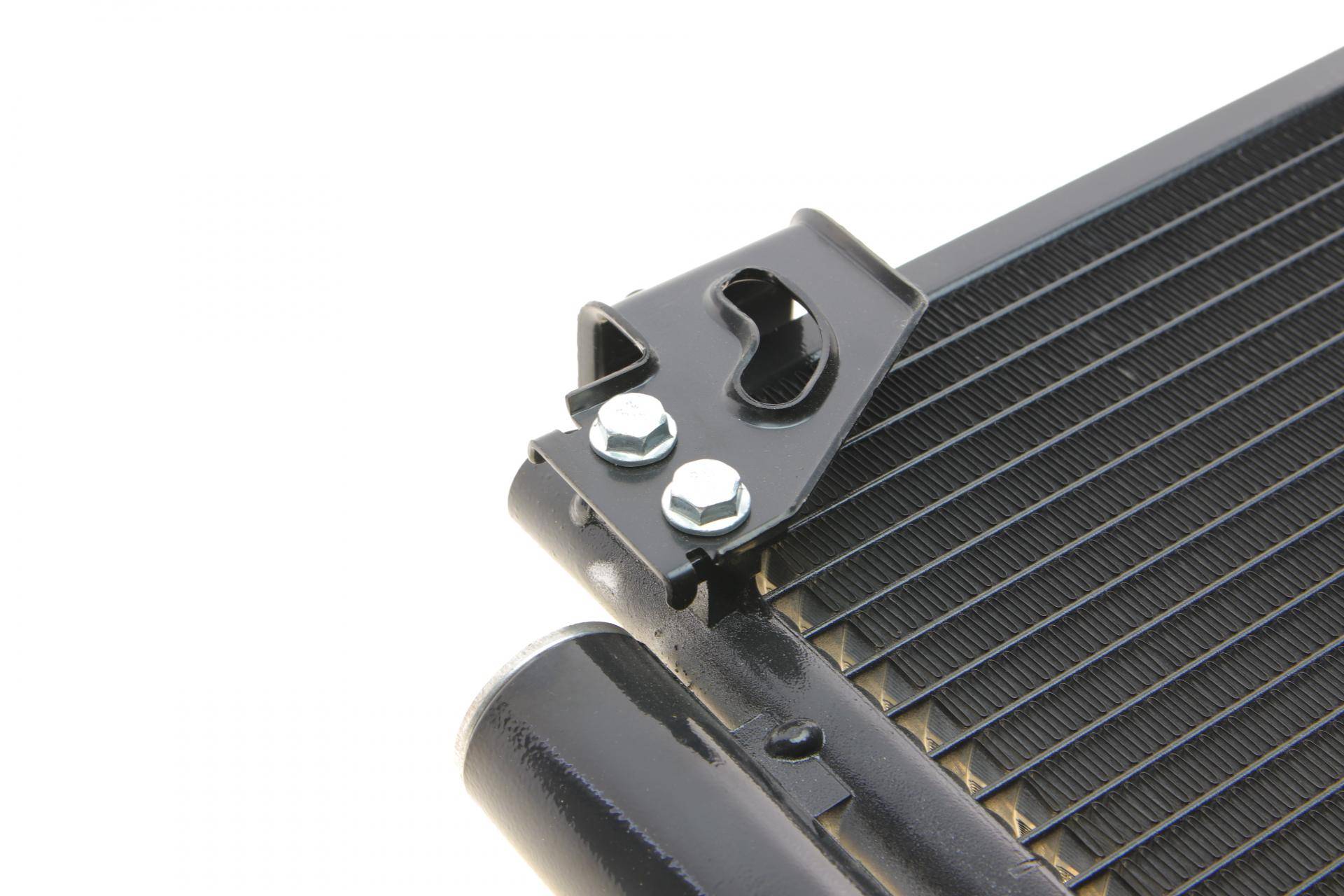 Радіатор кондиціонера (з осушувачем) Toyota Avensis 2.0D 03-08