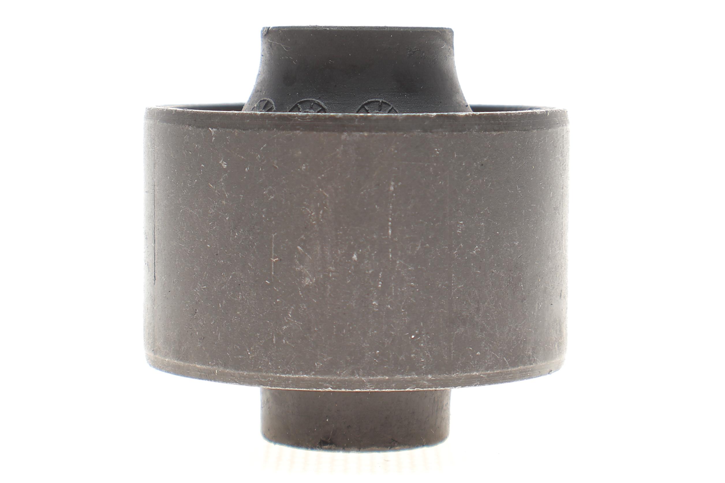 Сайлентблок важеля (переднього/знизу/спереду) Ford Mondeo 94-00 (попер.)