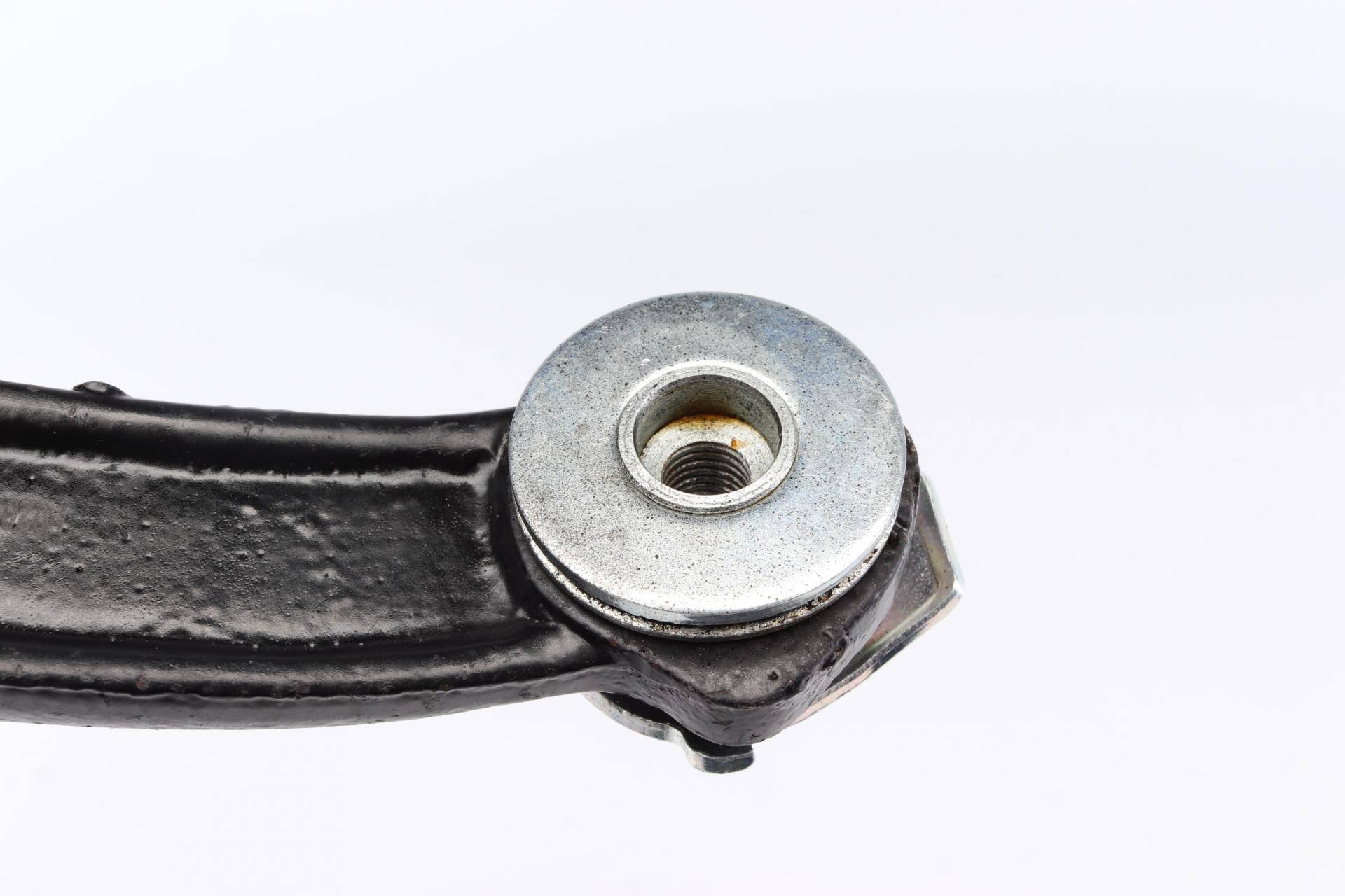 Кронштейн балки (передньої/L) Renault Laguna II 1.6-3.0/1.9dCi-2.2dCi 01-